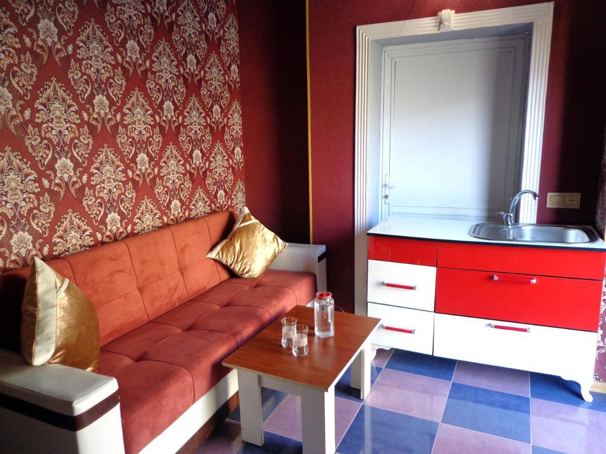 Tubram S Ailəvi Qonaq Evi Bed & Breakfast Sheki Luaran gambar