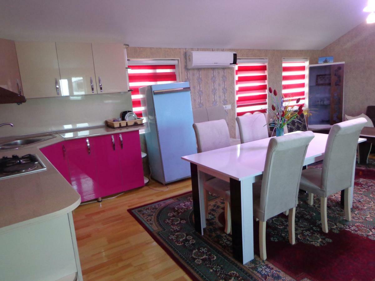 Tubram S Ailəvi Qonaq Evi Bed & Breakfast Sheki Luaran gambar